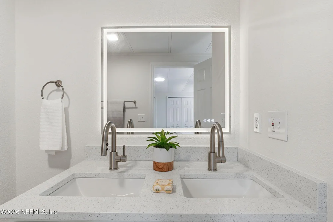 Photo of 8337 SINGLETON Place