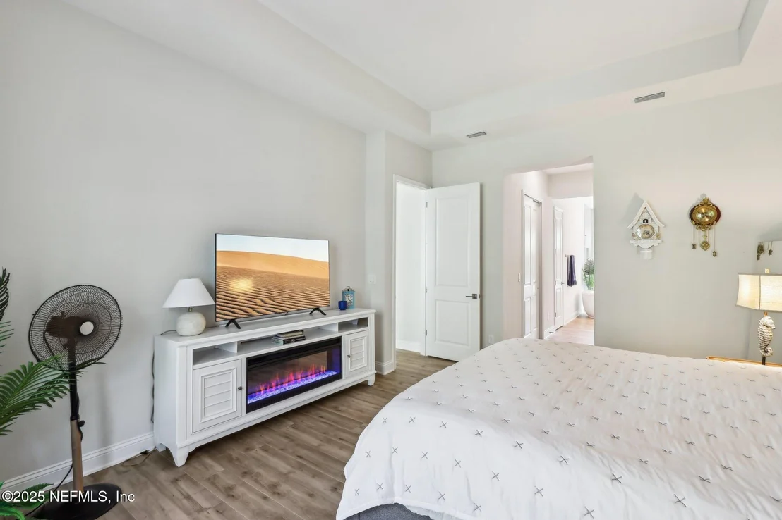 Photo of 716 PALM CREST Drive