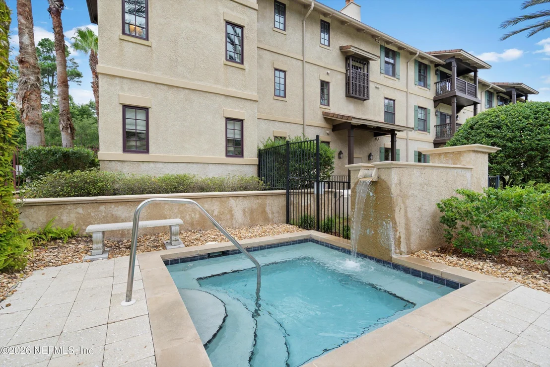 Photo of Unit 323 at 955 REGISTRY Boulevard