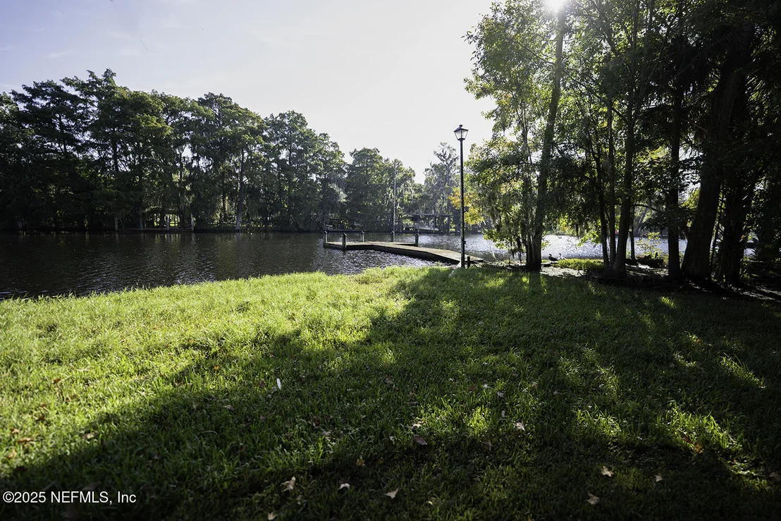 Photo of 5527 HYDE PARK Circle