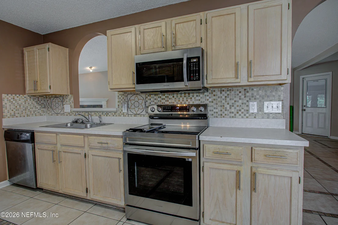 Photo of 7975 MACINNES Drive