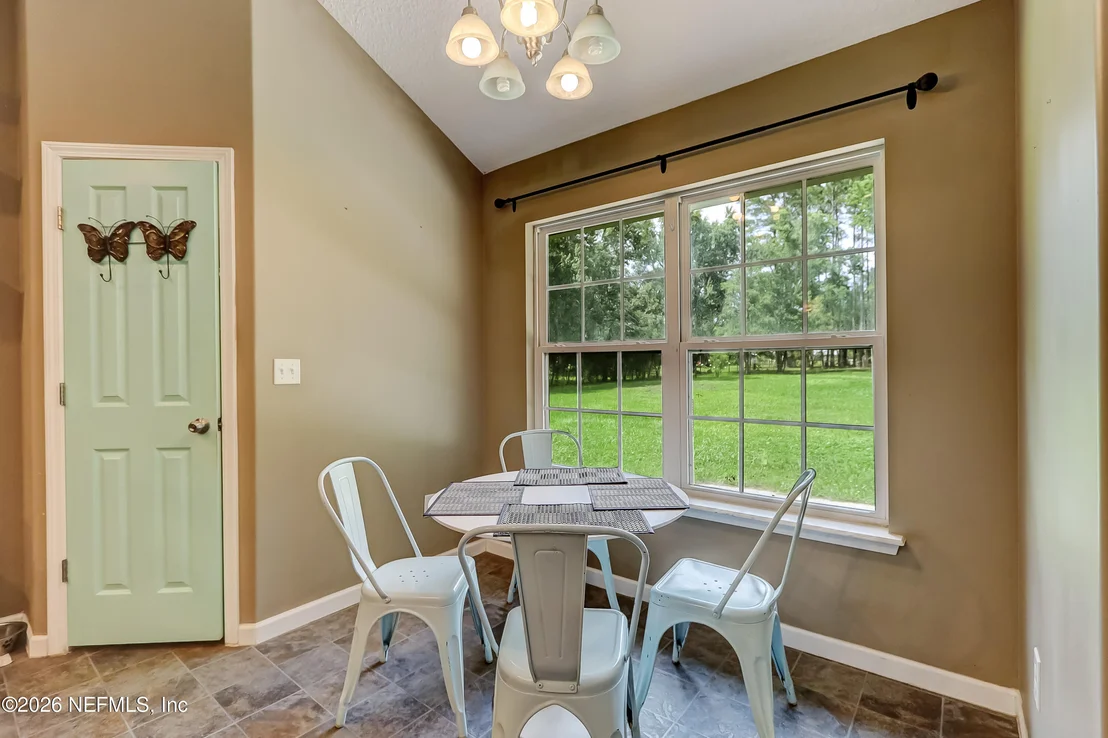 Photo of 44629 WOODLAND Circle