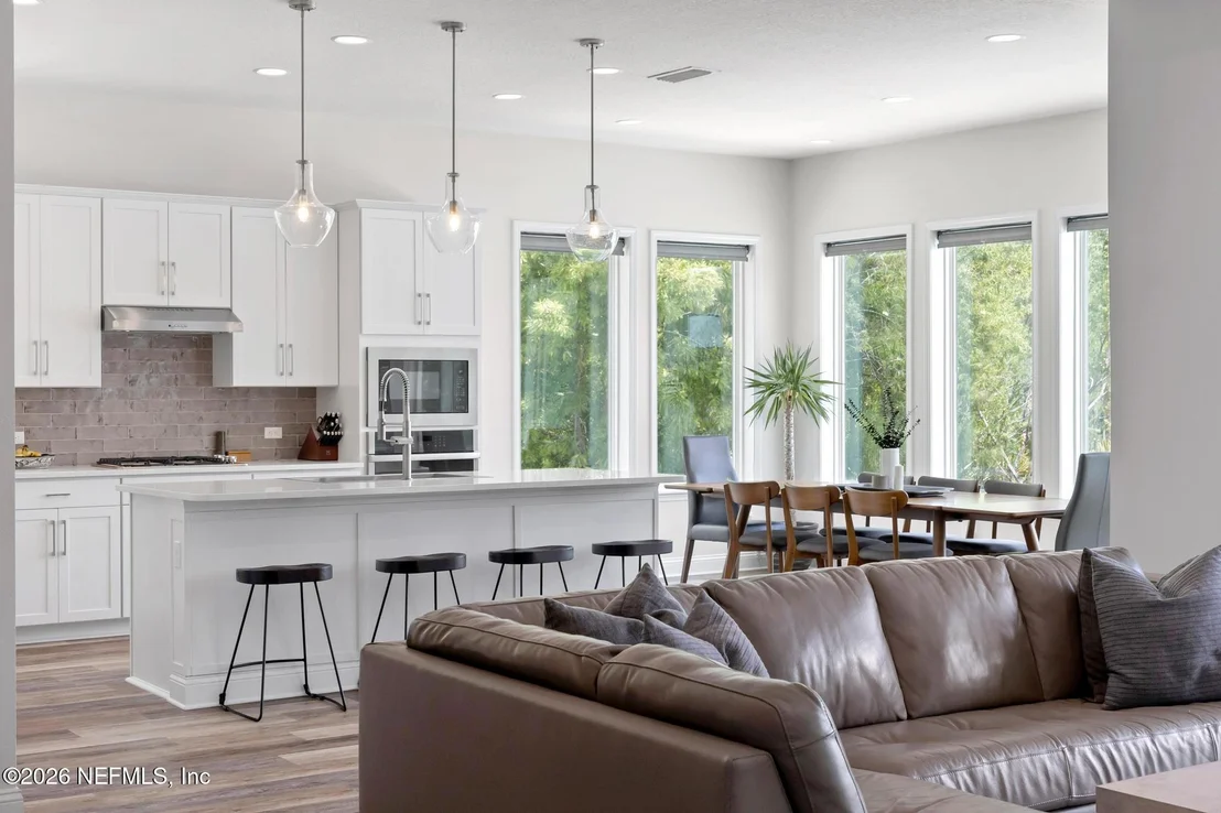Photo of 11 FORESTVIEW Lane