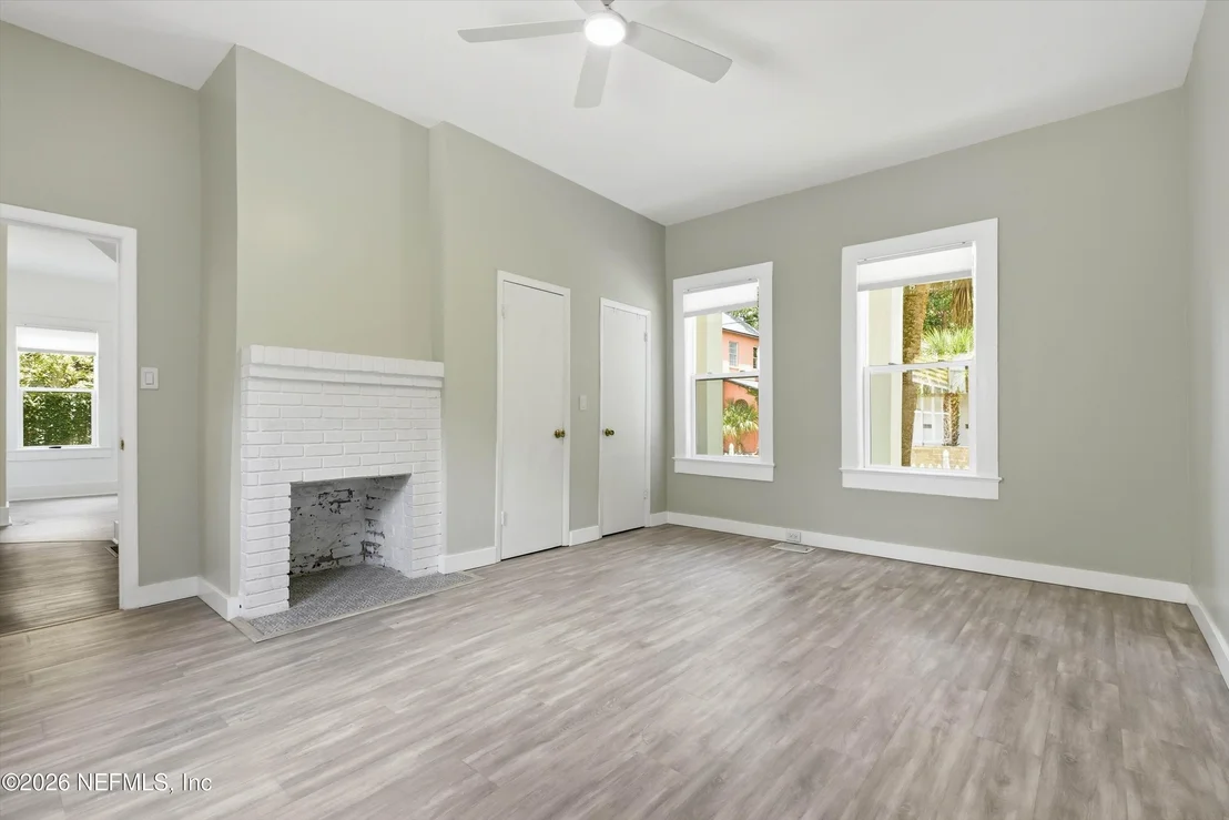 Photo of 348 CHARLOTTE Street