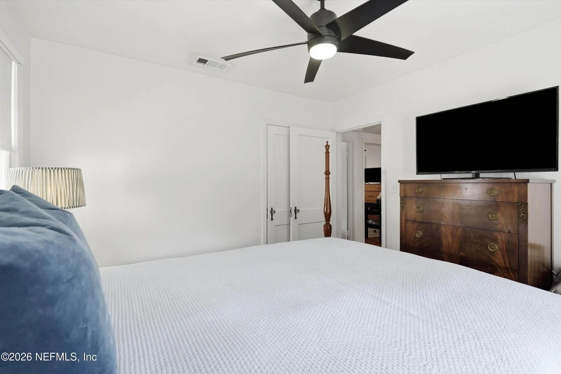 Photo of 1642 PERSHING Road