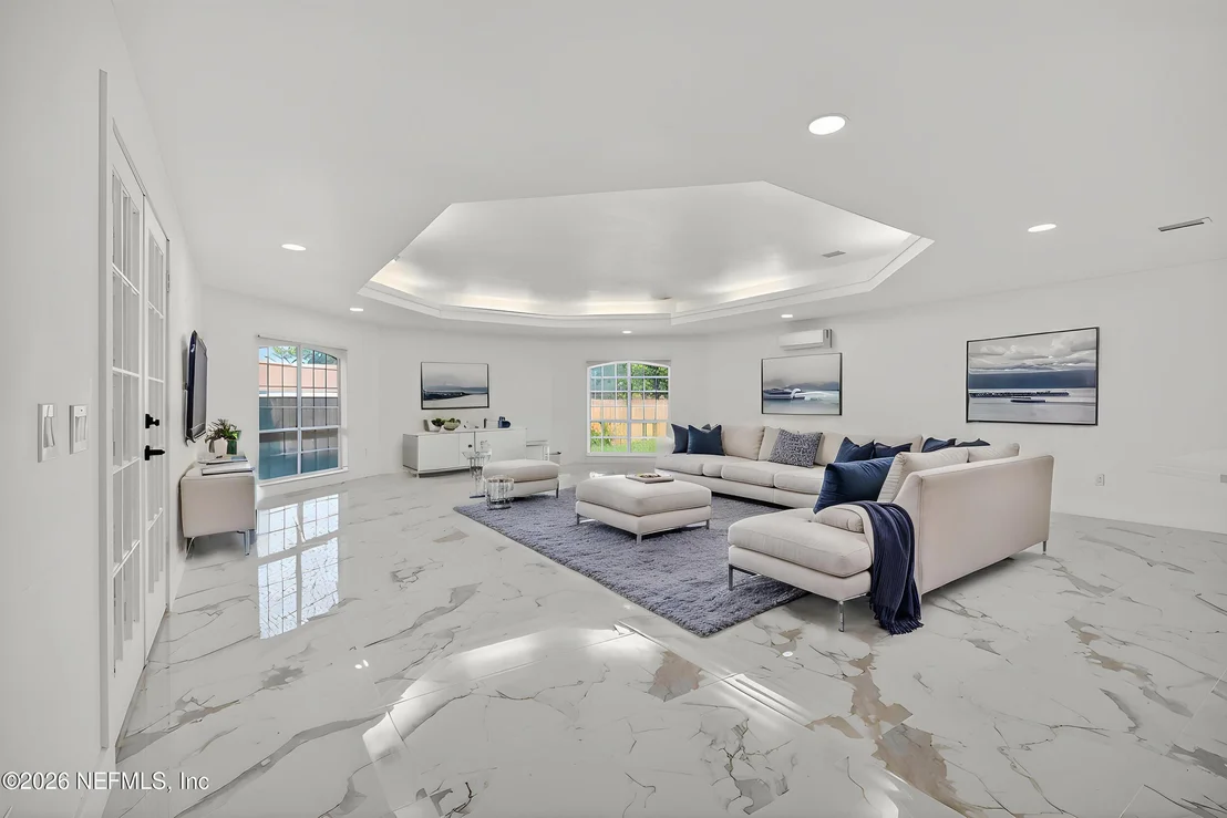 Photo of 1407 GRANDVIEW Drive