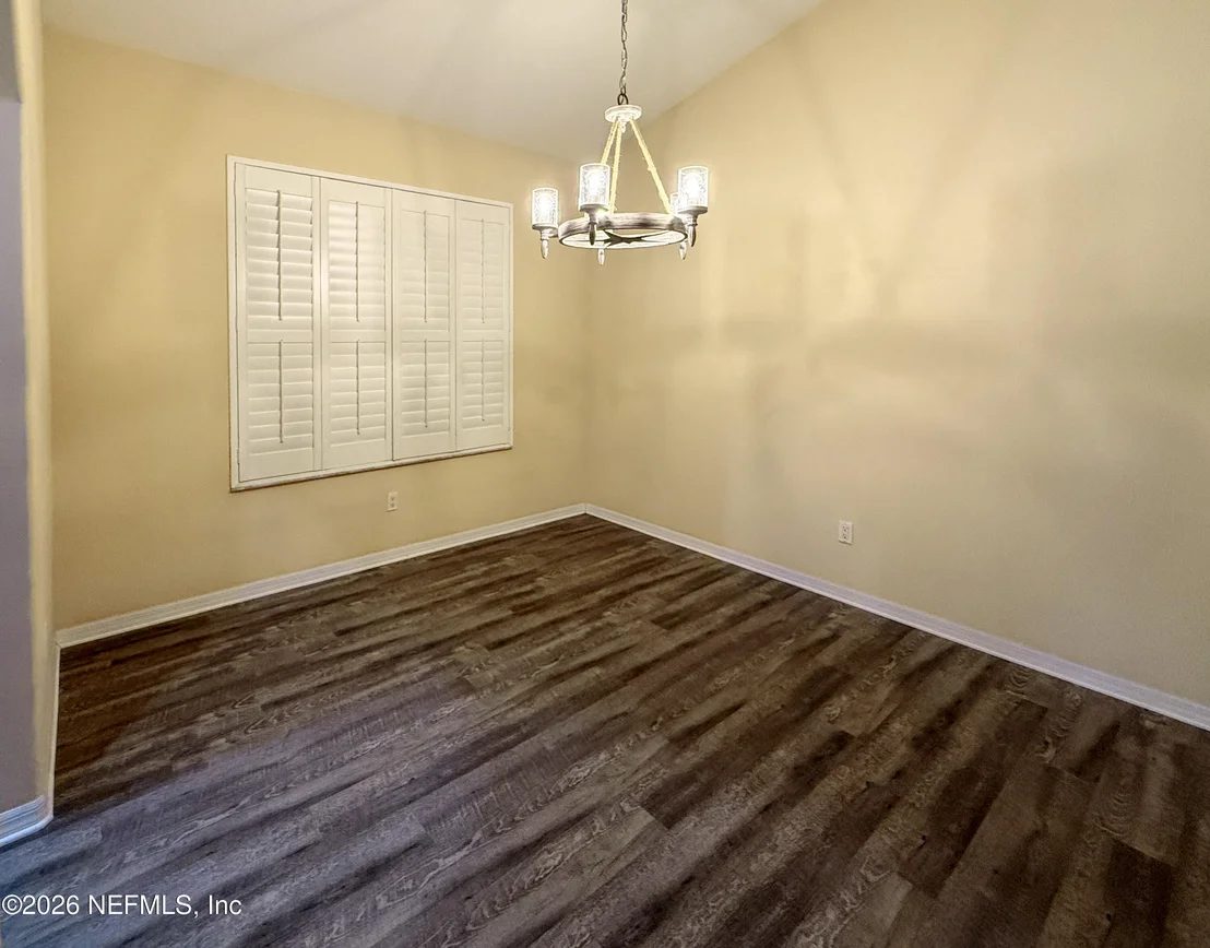Photo of 5 ROYALE Lane