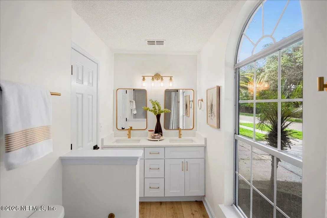 Photo of 909 GAVAGAN Road