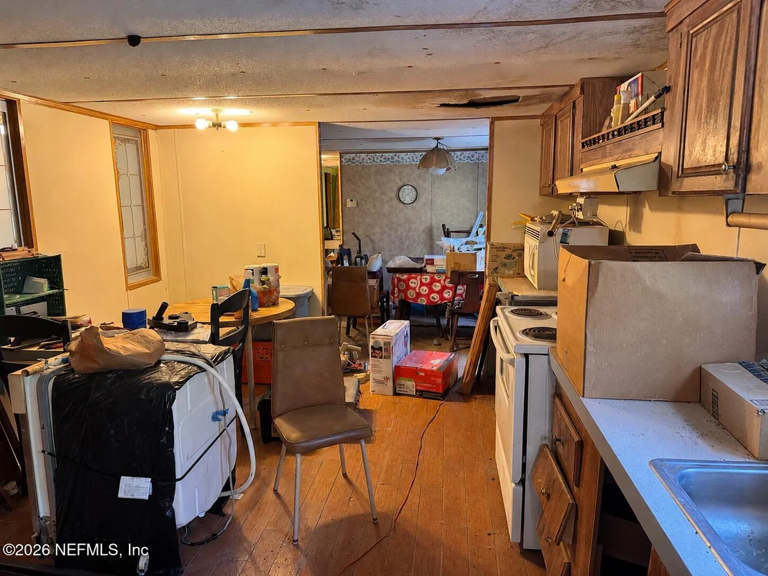 Photo of 1056 BELLAMY Road