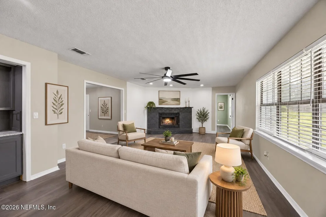 Photo of 1184 SURREY Glen