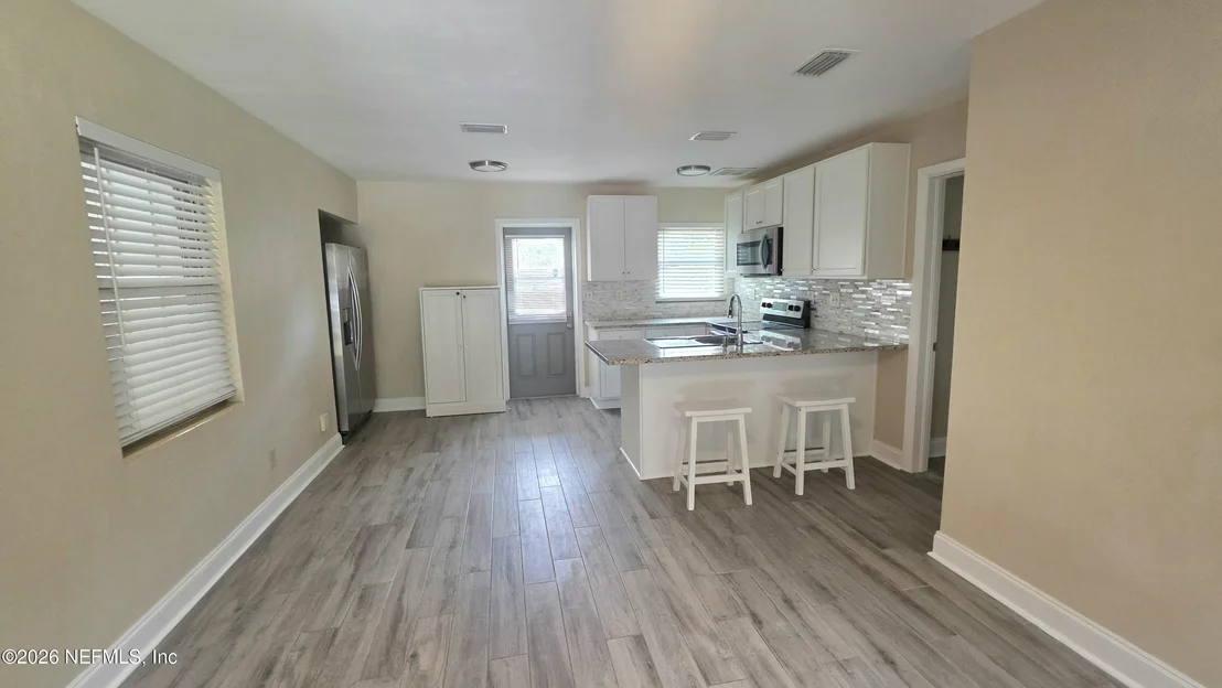 Photo of 3483 FOREST Boulevard