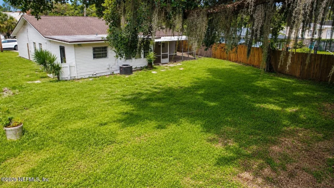 Photo of 1640 RYAR Road