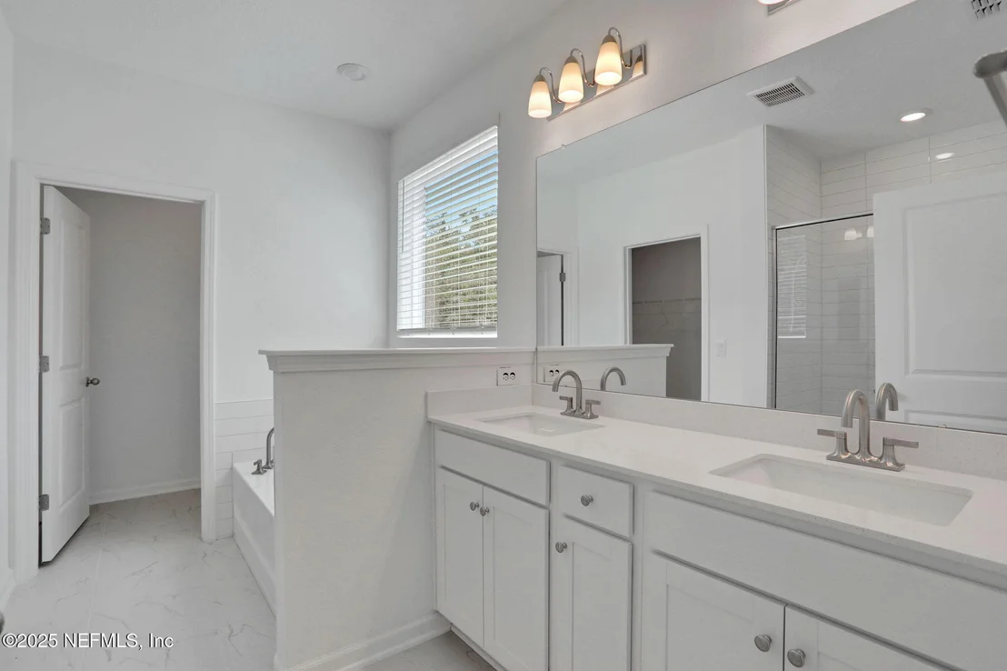 Photo of 643 FARMFIELD Drive