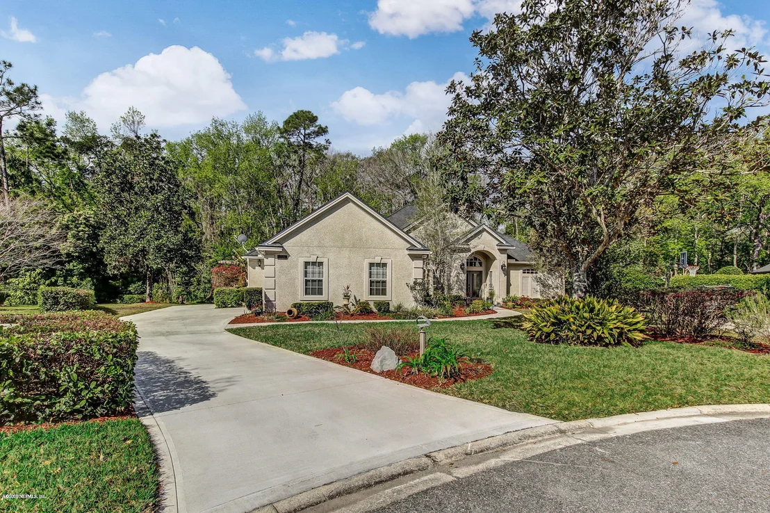 Photo of 8128 SUFFIELD Court