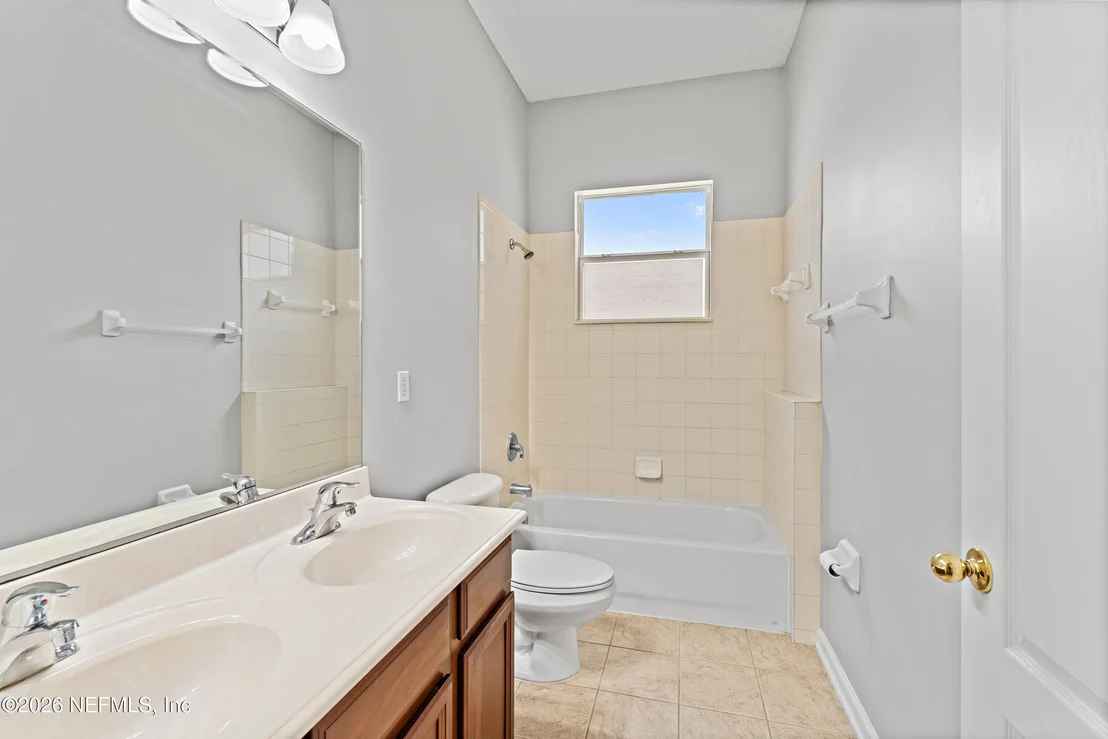 Photo of 153 OAK COMMON Avenue