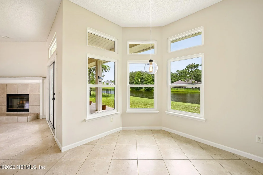 Photo of 392 MAPLEWOOD Drive