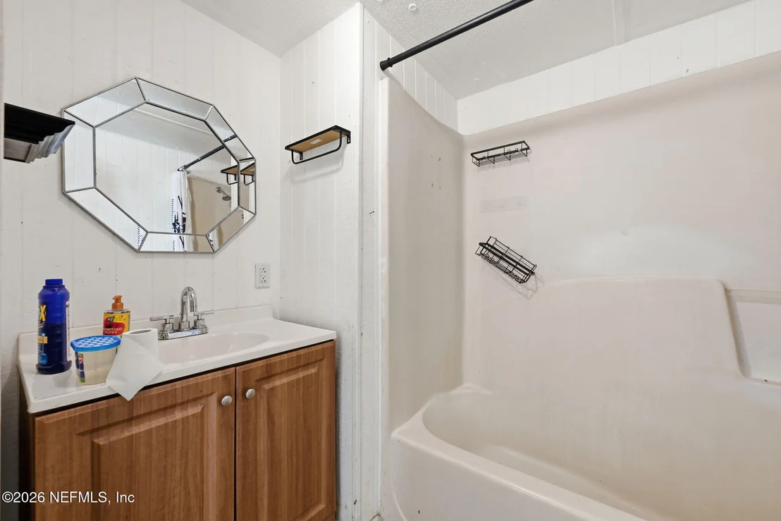 Photo of 122 POPLAR Drive