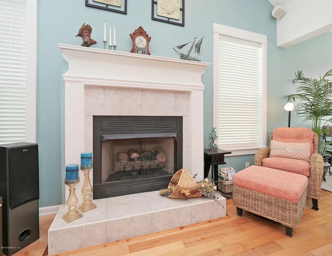 Photo of 1480 LAUREL Way
