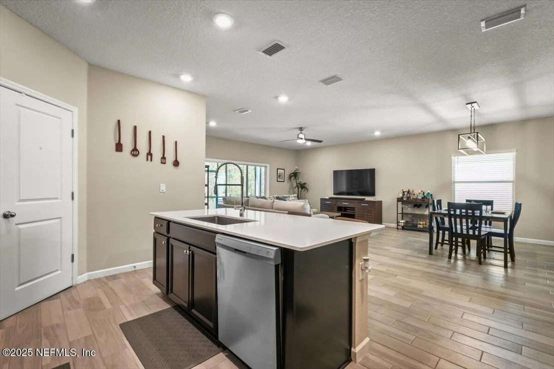 Photo of 9486 LOVAGE Lane