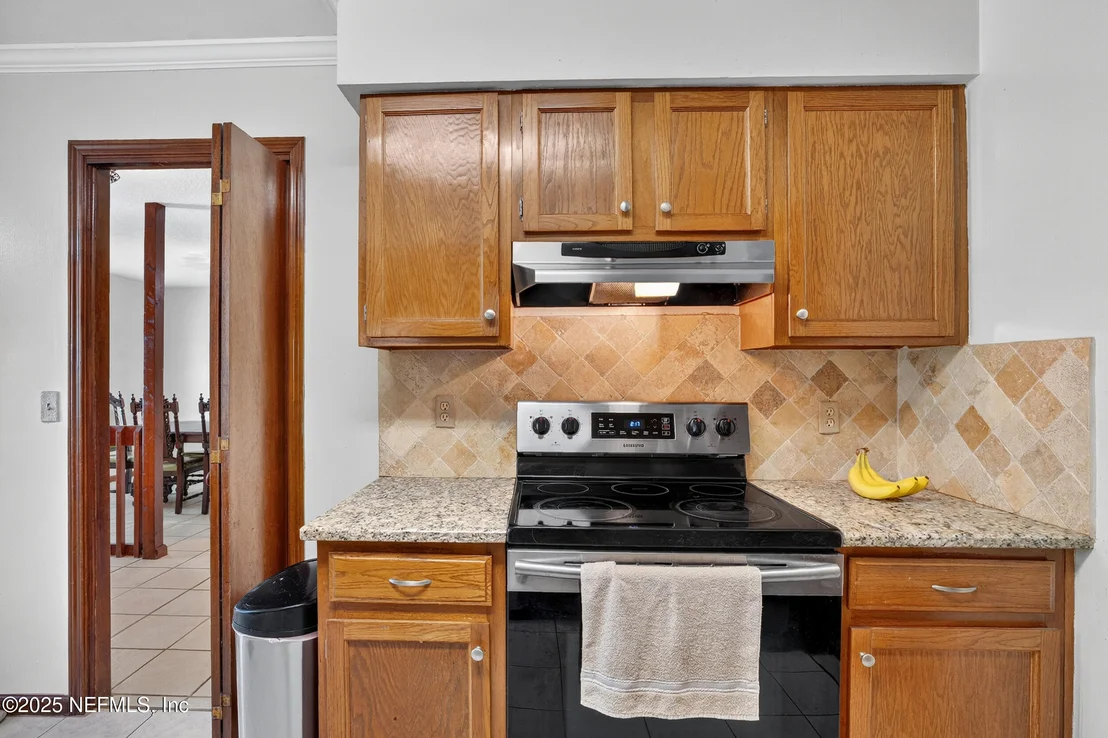 Photo of 530 HICKORY Drive