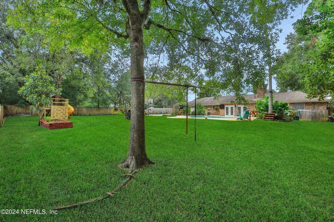 Photo of 8119 PINE LAKE Road