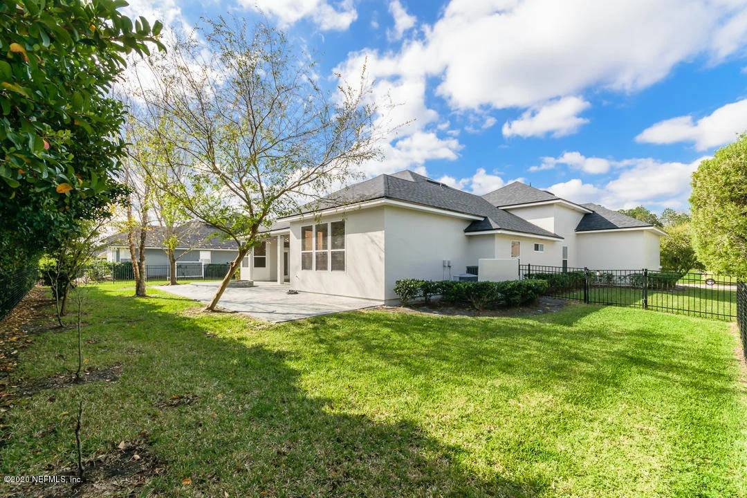 Photo of 228 HOLLAND Drive