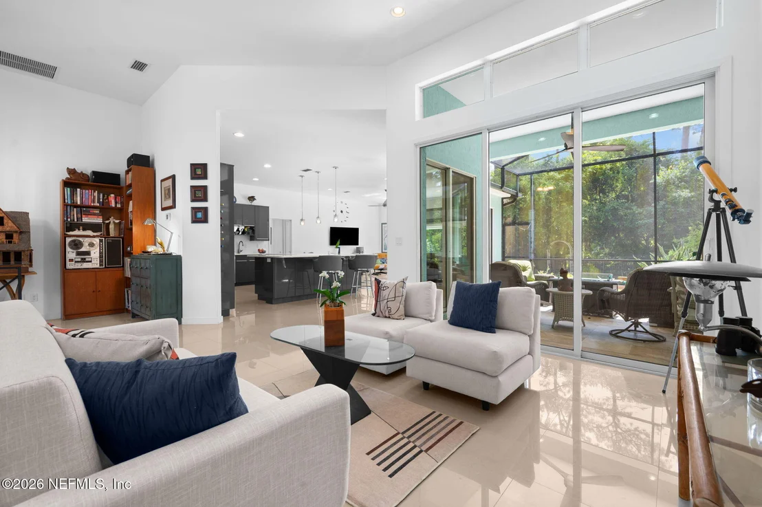 Photo of 132 BOTTLEBRUSH Drive