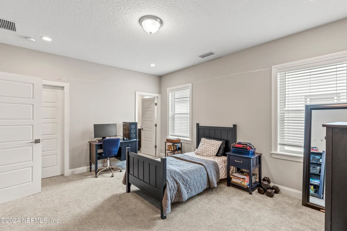 Photo of 10511 SILVERBROOK Trail