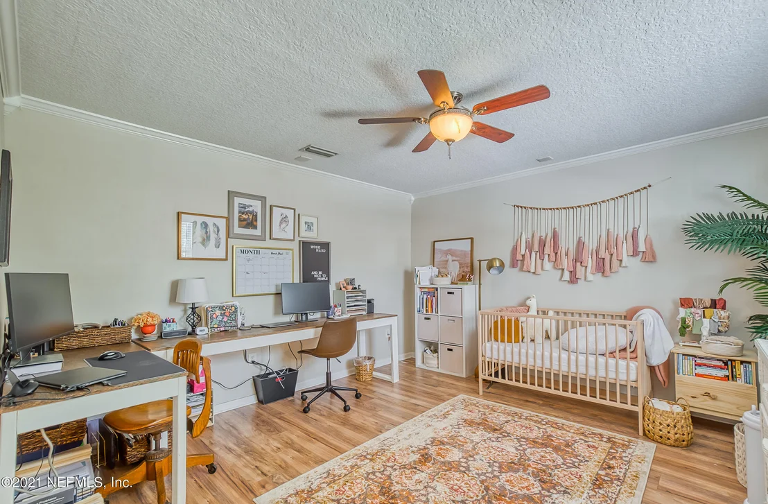 Photo of 412 WHITING Lane