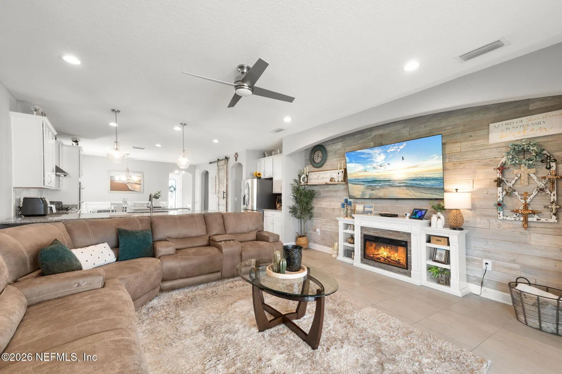 Photo of 18 TARBERT Lane