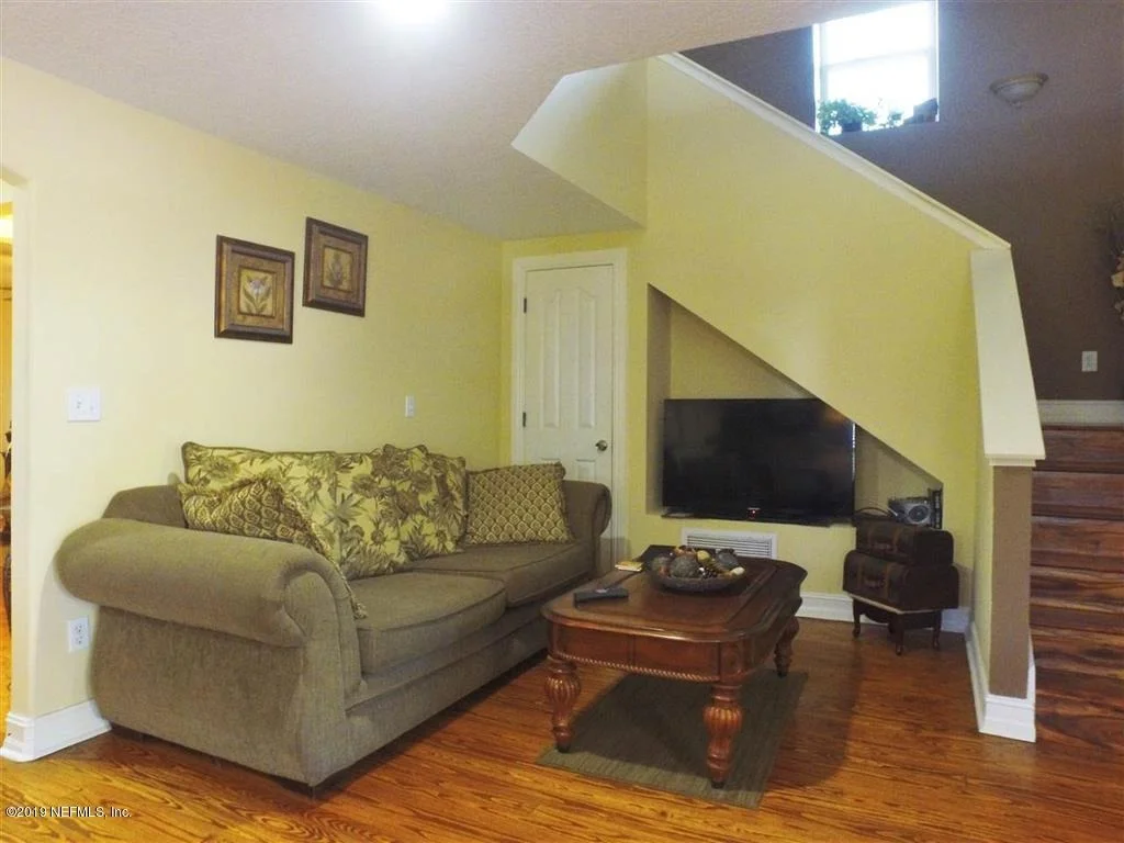 Photo of 127 DEHAVEN Street