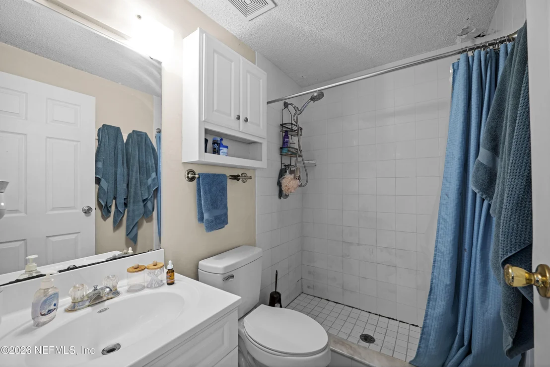 Photo of 4208 QUEENSWAY Drive