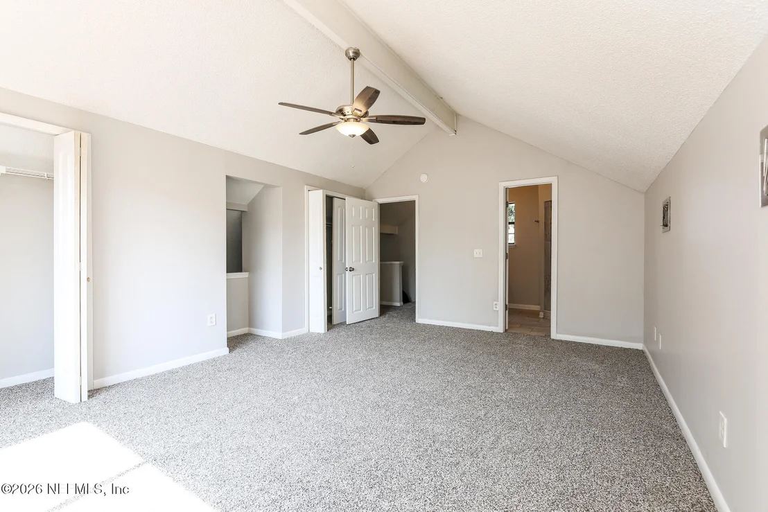 Photo of 2437 OAKVIEW Drive