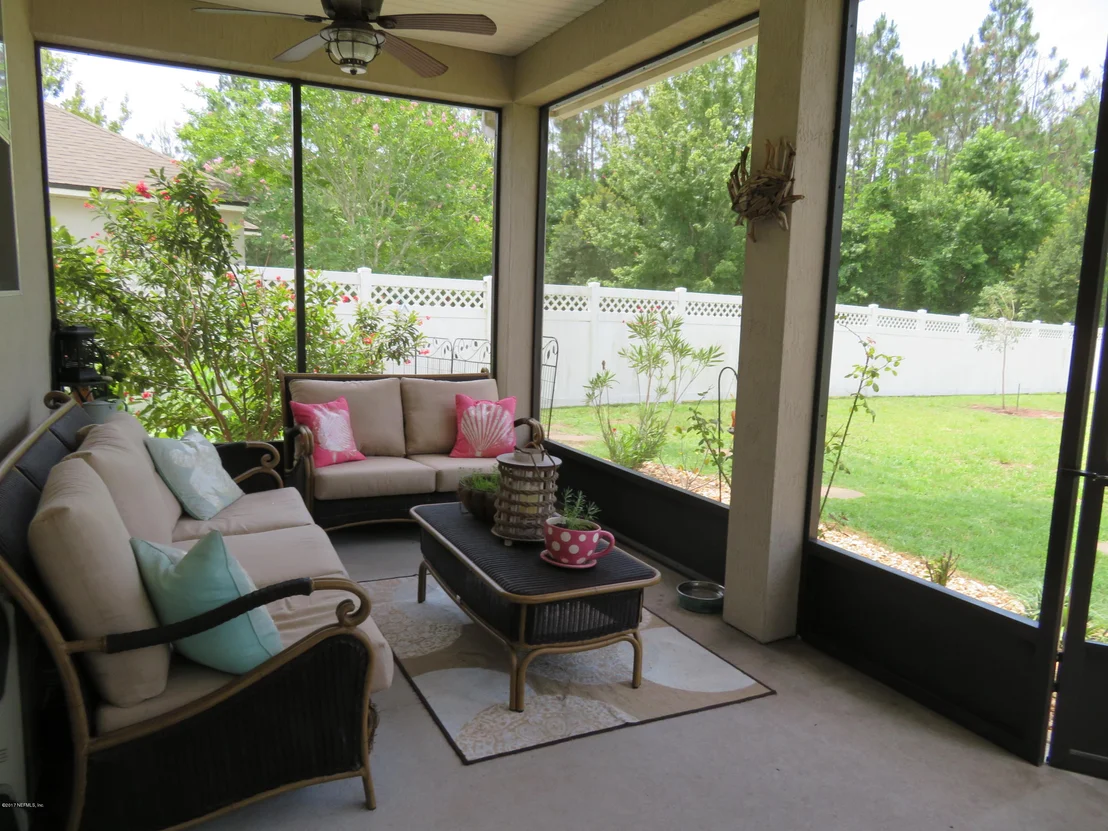 Photo of 137 CRESTHAVEN Place