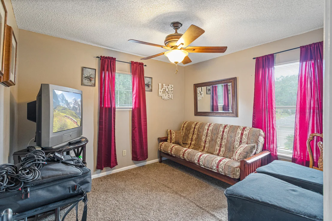 Photo of 285 CLOVER Court