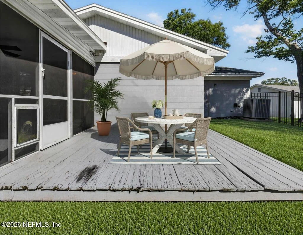 Photo of 474 CASUARINA Circle