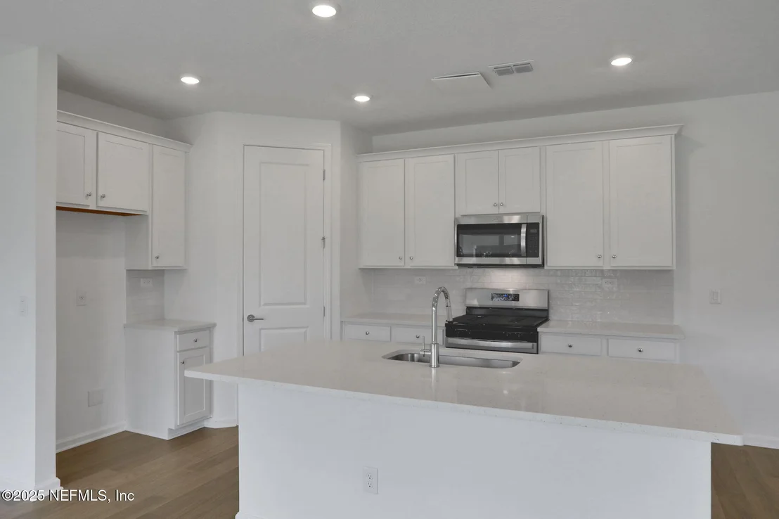 Photo of 760 FARMFIELD Drive