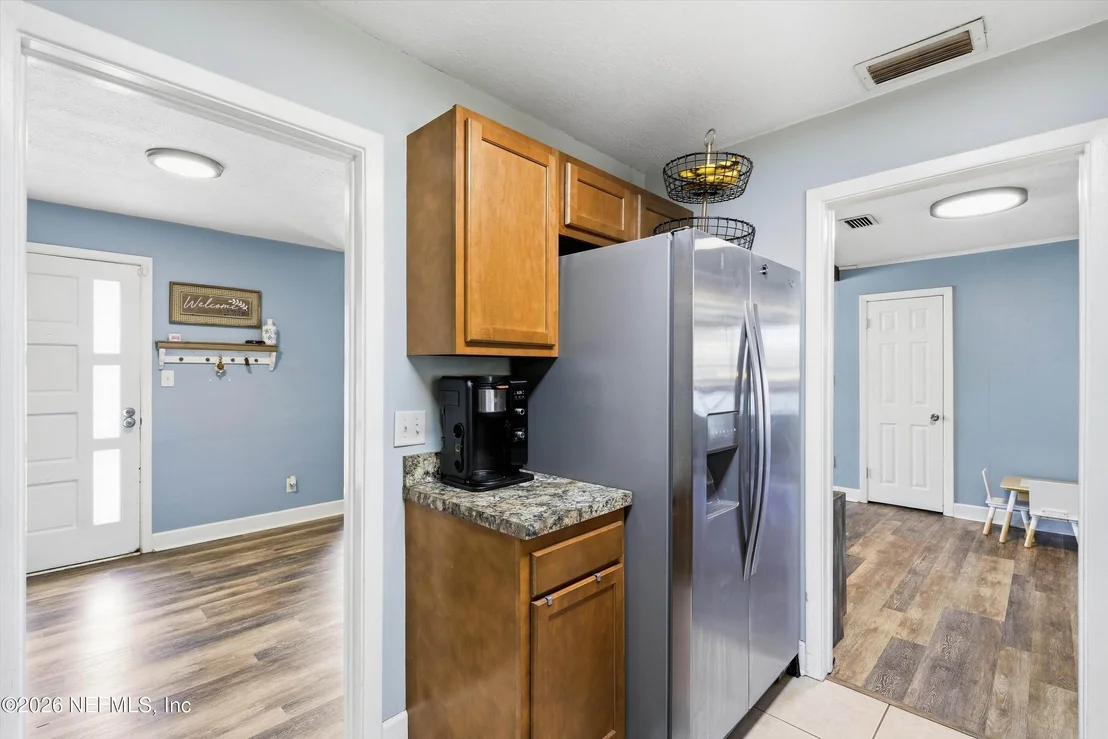 Photo of 2044 WEST Road