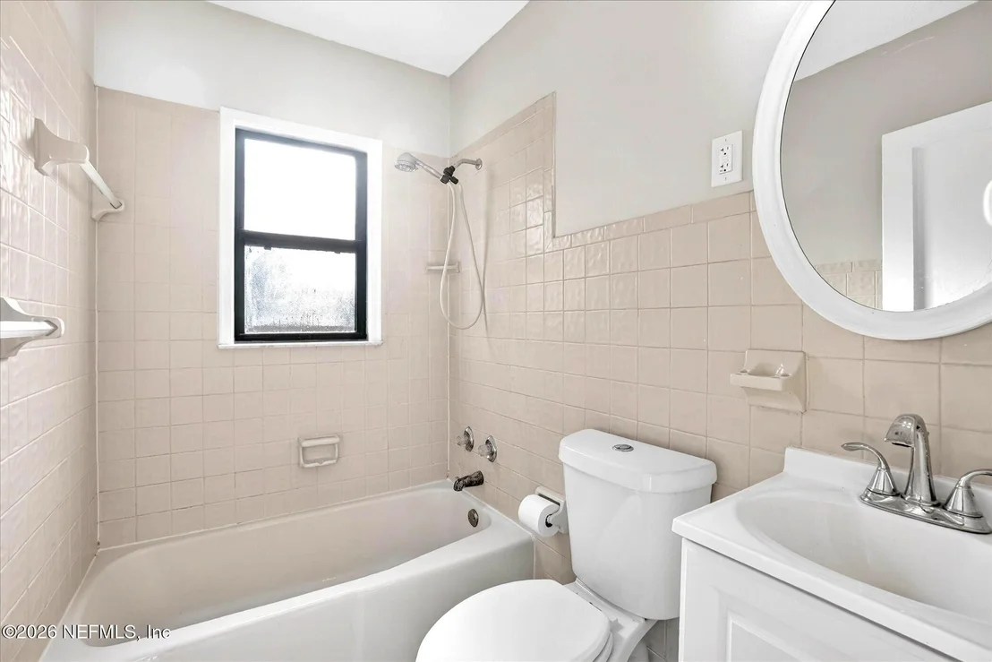 Photo of 2618 BAYVIEW Road