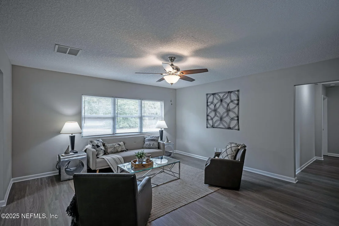 Photo of 10377 GRAYSON Street