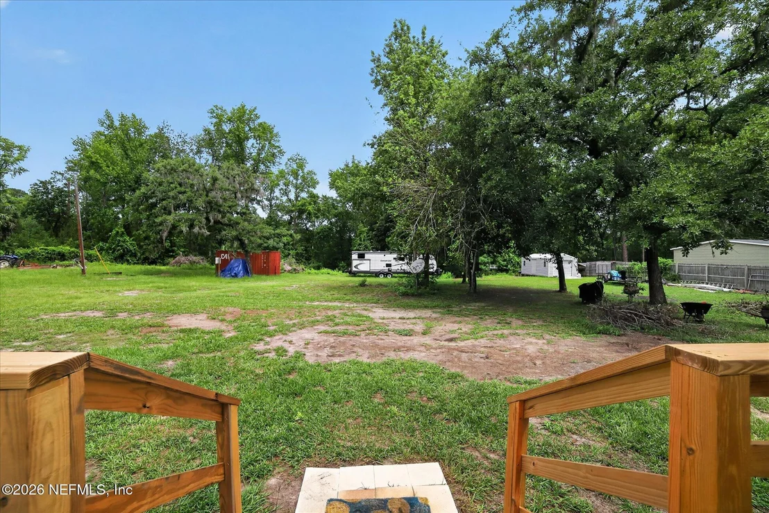 Photo of 28180 LAKE HAMPTON Road