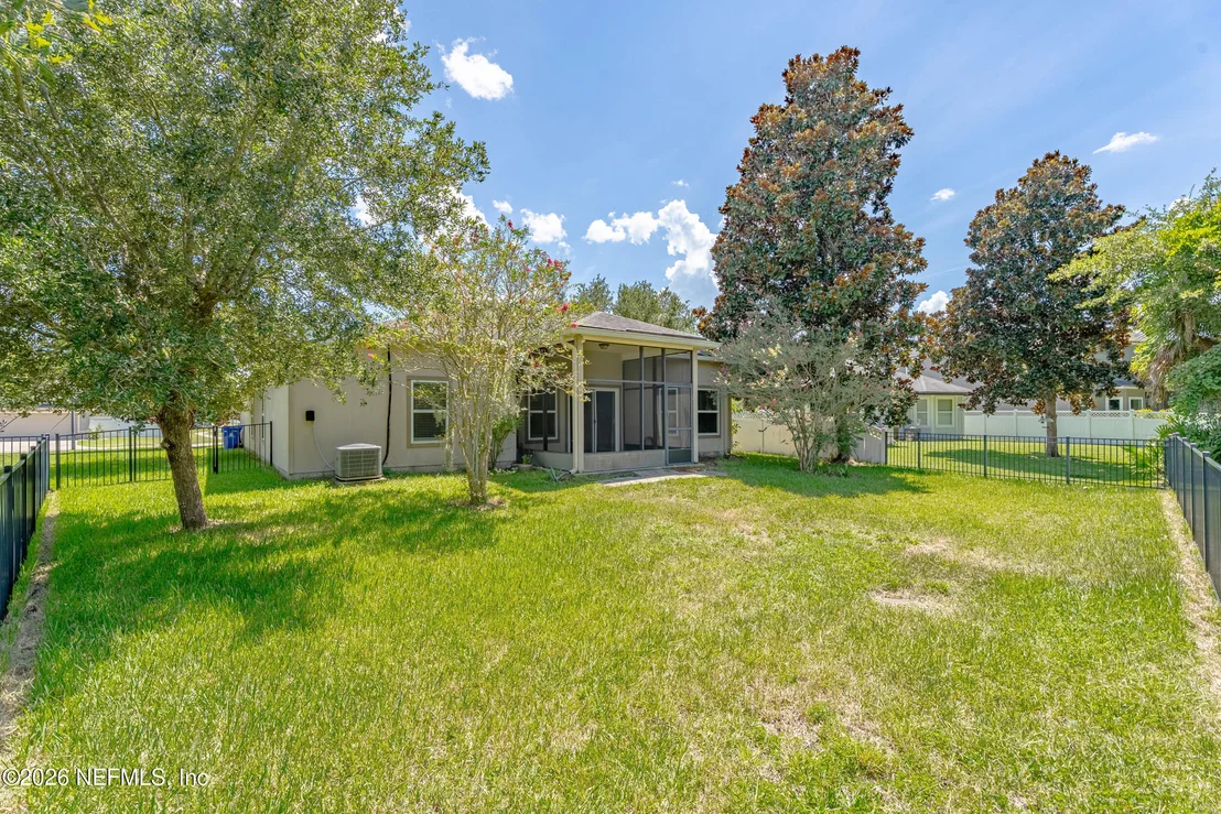 Photo of 285 W ADELAIDE Drive