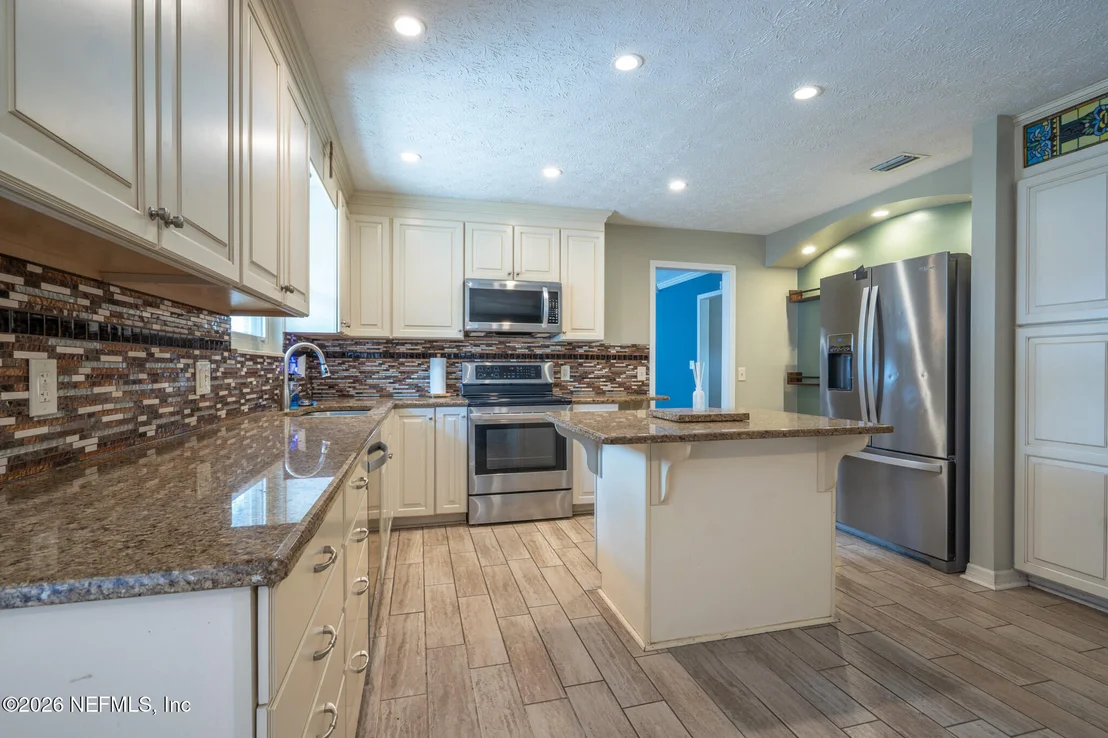 Photo of 377 FOXRIDGE Road