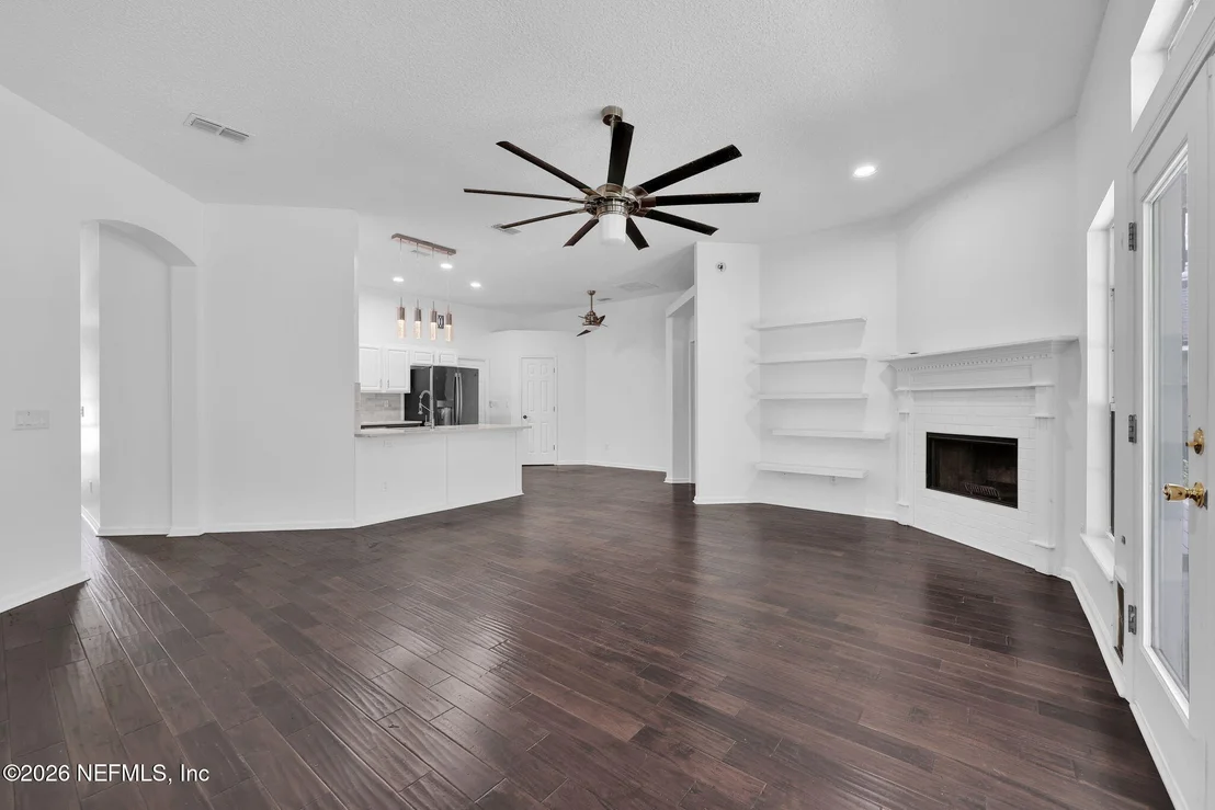 Photo of 9092 SPINDLETREE Way