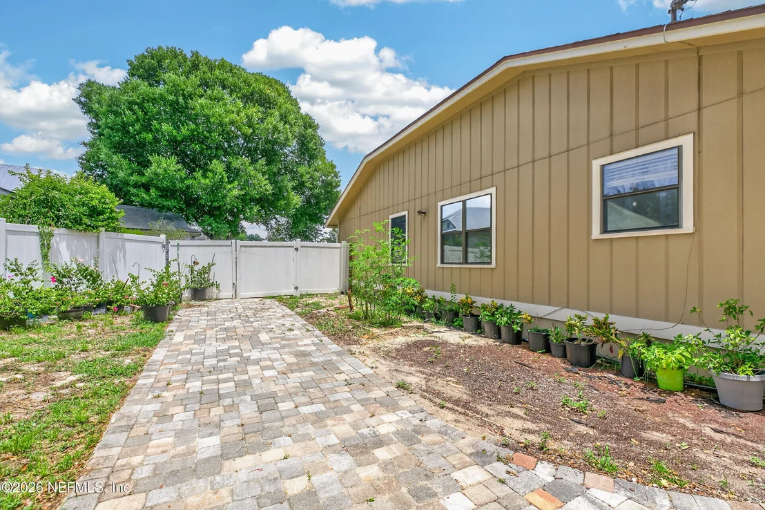 Photo of 8005 FLEUR DE LIS Drive