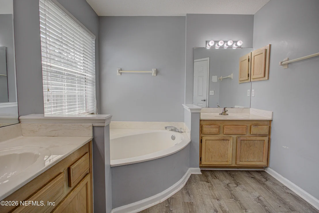 Photo of 7975 MACINNES Drive