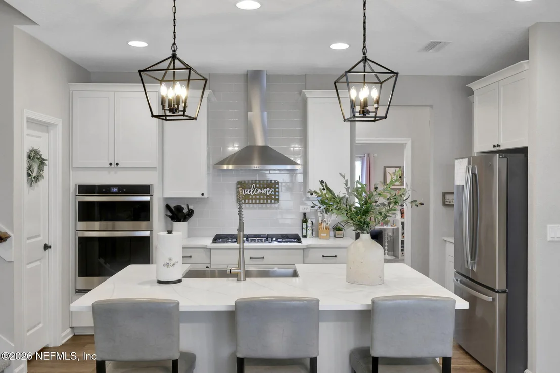Photo of 98 YARDLEY Court