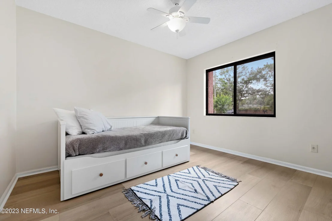 Photo of 1489 SATSUMA Road
