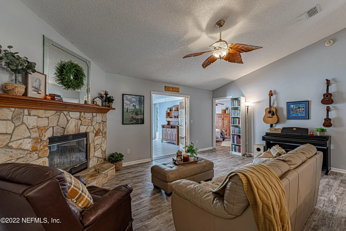 Photo of 1630 FARM WAY Way