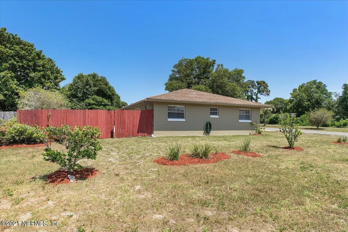 Photo of 376 SHORES Boulevard